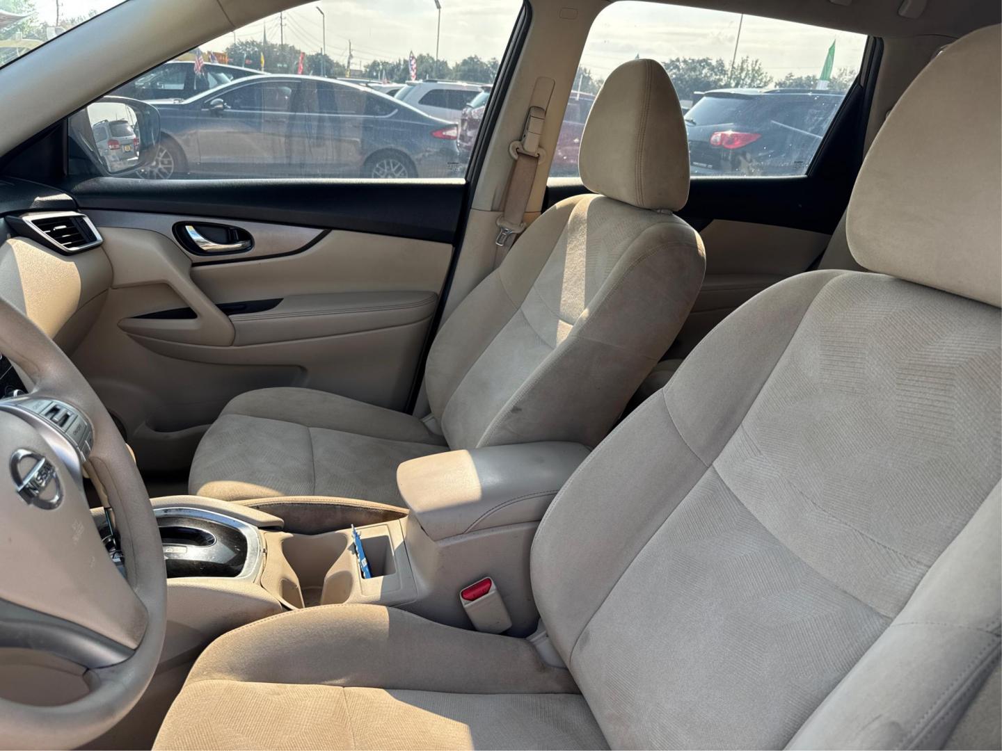 2016 Red /Beige Nissan Rogue S 2WD (JN8AT2MT5GW) with an 2.5L L4 DOHC 16V engine, Automatic transmission, located at 16710 Clay Rd., Houston, TX, 77084, (281) 859-7900, 29.834864, -95.656166 - Photo#8