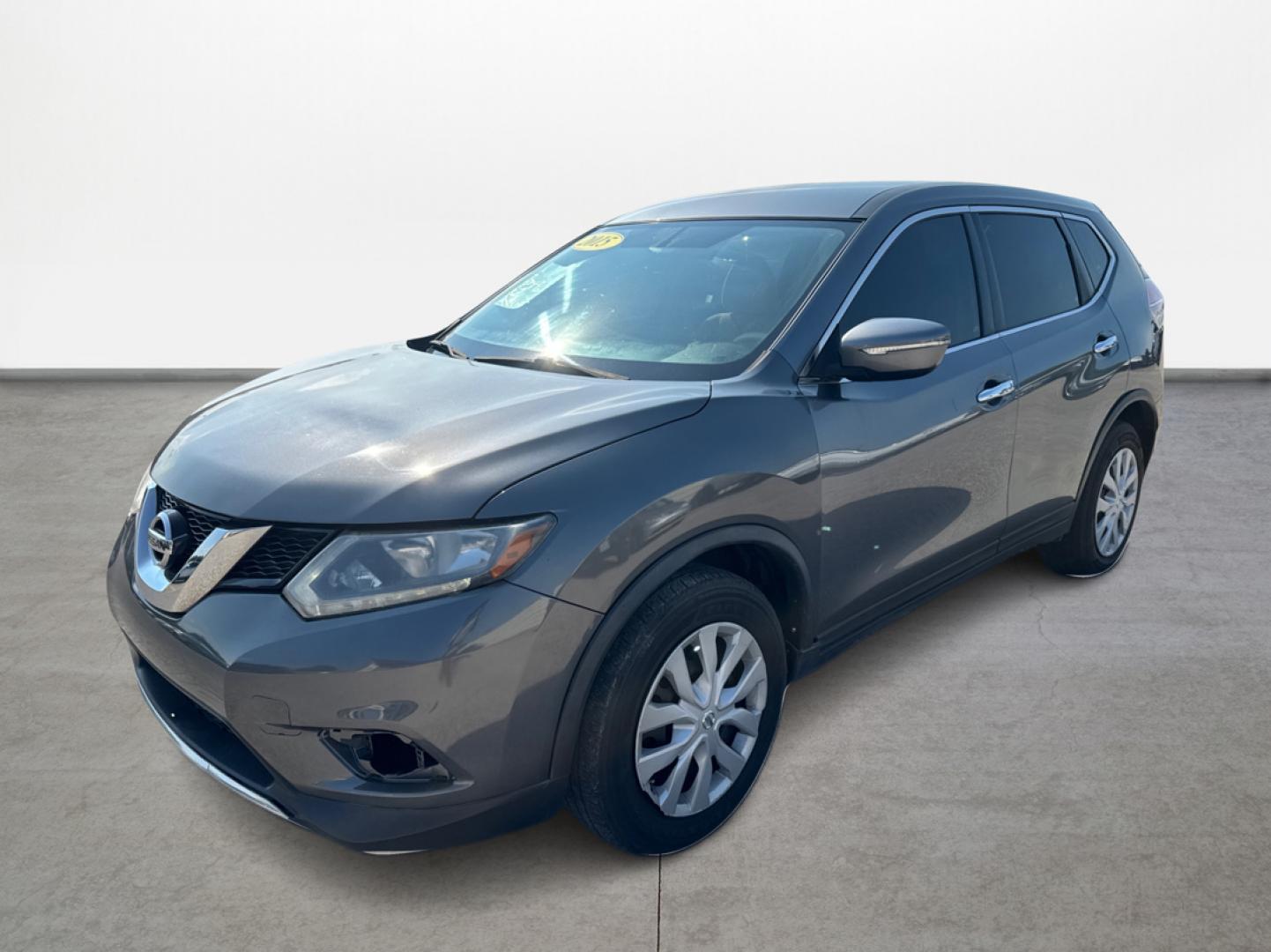 2015 Gray /Beige Nissan Rogue S 2WD (KNMAT2MTXFP) with an 2.5L L4 DOHC 16V engine, Automatic transmission, located at 16710 Clay Rd., Houston, TX, 77084, (281) 859-7900, 29.834864, -95.656166 - Photo#0