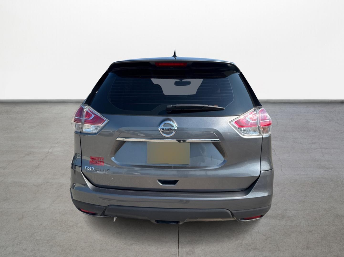 2015 Gray /Beige Nissan Rogue S 2WD (KNMAT2MTXFP) with an 2.5L L4 DOHC 16V engine, Automatic transmission, located at 16710 Clay Rd., Houston, TX, 77084, (281) 859-7900, 29.834864, -95.656166 - Photo#5