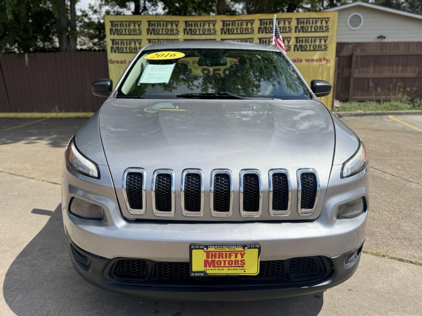 2016 Silver /Gray Jeep Cherokee Sport FWD (1C4PJLAB5GW) with an 2.4L L4 DOHC 16V engine, Automatic transmission, located at 16710 Clay Rd., Houston, TX, 77084, (281) 859-7900, 29.834864, -95.656166 - Photo#0