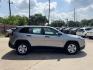 2016 Silver /Gray Jeep Cherokee Sport FWD (1C4PJLAB5GW) with an 2.4L L4 DOHC 16V engine, Automatic transmission, located at 16710 Clay Rd., Houston, TX, 77084, (281) 859-7900, 29.834864, -95.656166 - Photo#3