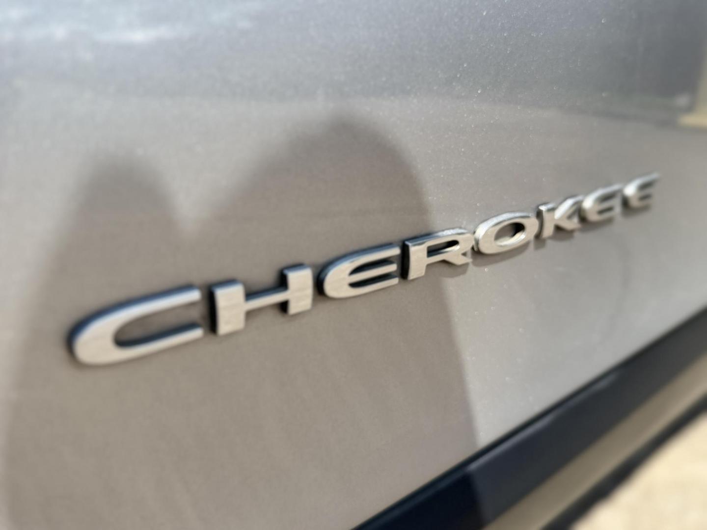 2016 Silver /Gray Jeep Cherokee Sport FWD (1C4PJLAB5GW) with an 2.4L L4 DOHC 16V engine, Automatic transmission, located at 16710 Clay Rd., Houston, TX, 77084, (281) 859-7900, 29.834864, -95.656166 - Photo#12