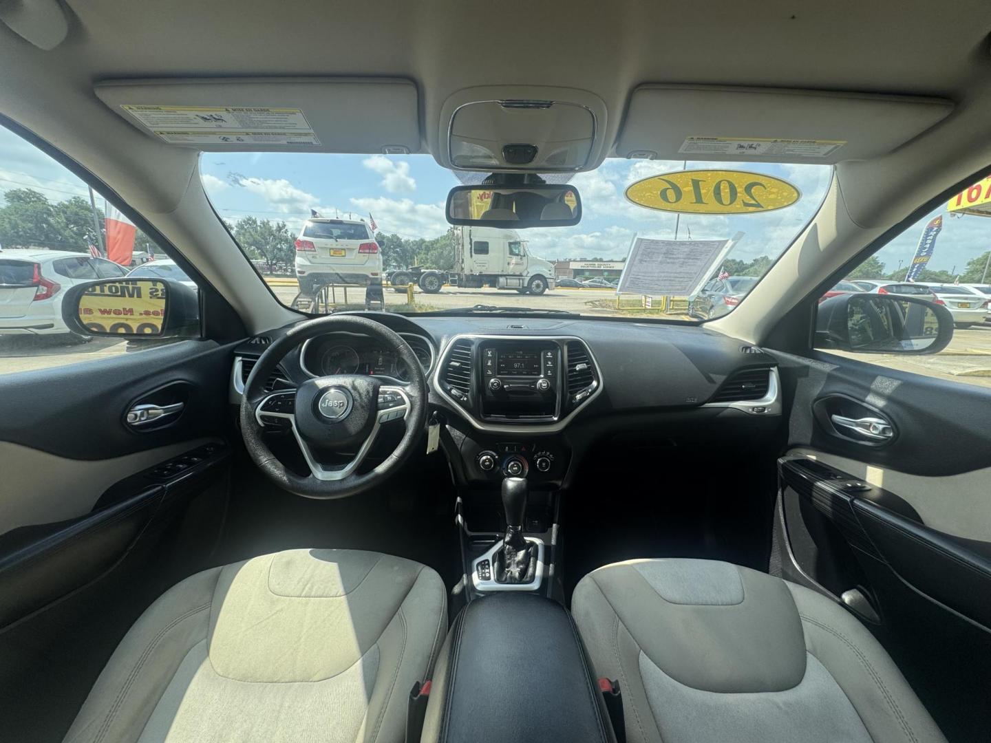 2016 Silver /Gray Jeep Cherokee Sport FWD (1C4PJLAB5GW) with an 2.4L L4 DOHC 16V engine, Automatic transmission, located at 16710 Clay Rd., Houston, TX, 77084, (281) 859-7900, 29.834864, -95.656166 - Photo#19