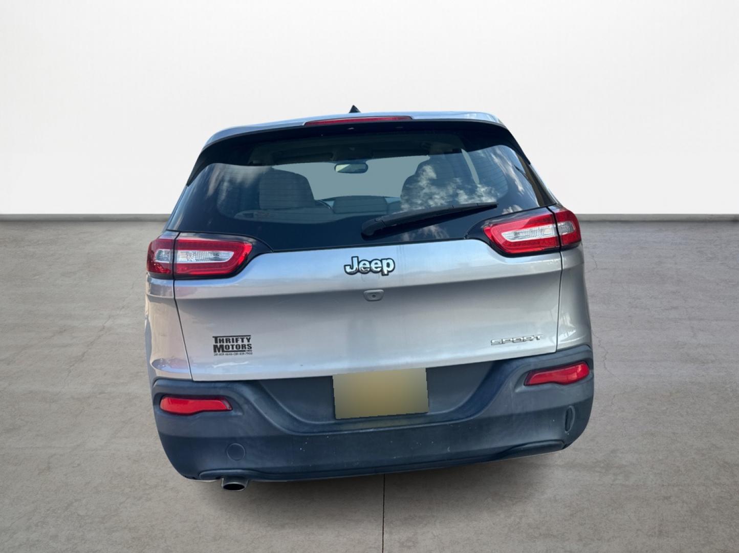 2016 Silver /Gray Jeep Cherokee Sport FWD (1C4PJLAB5GW) with an 2.4L L4 DOHC 16V engine, Automatic transmission, located at 16710 Clay Rd., Houston, TX, 77084, (281) 859-7900, 29.834864, -95.656166 - Photo#5