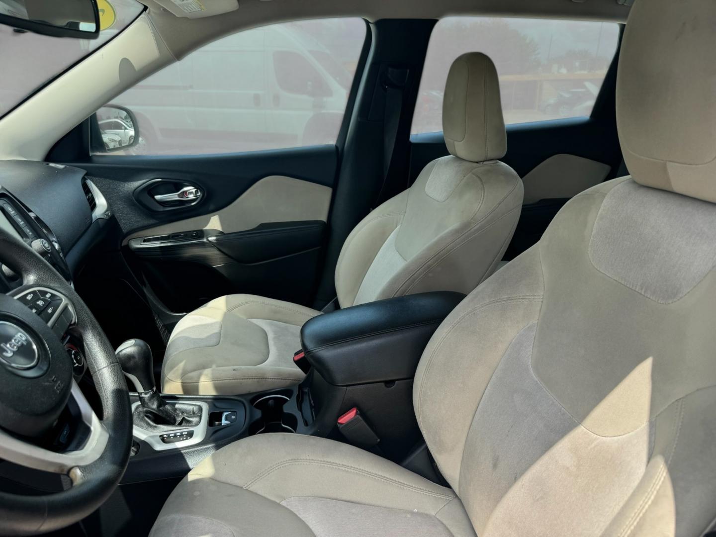 2016 Silver /Gray Jeep Cherokee Sport FWD (1C4PJLAB5GW) with an 2.4L L4 DOHC 16V engine, Automatic transmission, located at 16710 Clay Rd., Houston, TX, 77084, (281) 859-7900, 29.834864, -95.656166- Photo#10