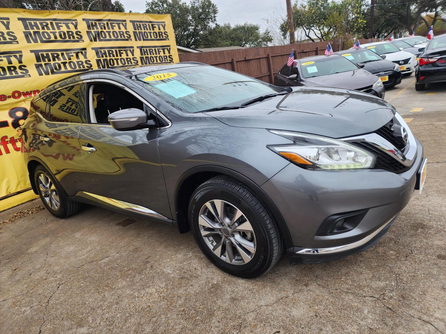 2015 Gray /Gary Nissan Murano Platinum FWD (5N1AZ2MG4FN) with an 3.5L V6 DOHC 24V engine, Continuously Variable Transmission transmission, located at 16710 Clay Rd., Houston, TX, 77084, (281) 859-7900, 29.834864, -95.656166 - Photo#3