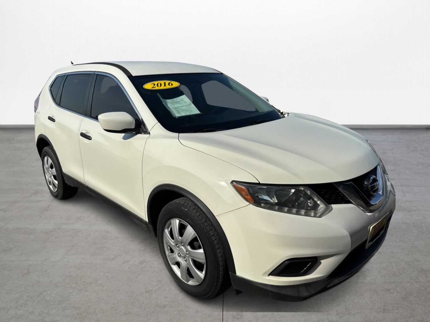 2016 Nissan Rogue S AWD (5N1AT2MV3GC) with an 2.5L L4 DOHC 16V engine, CVT transmission, located at 16710 Clay Rd., Houston, TX, 77084, (281) 859-7900, 29.834864, -95.656166 - Photo#2