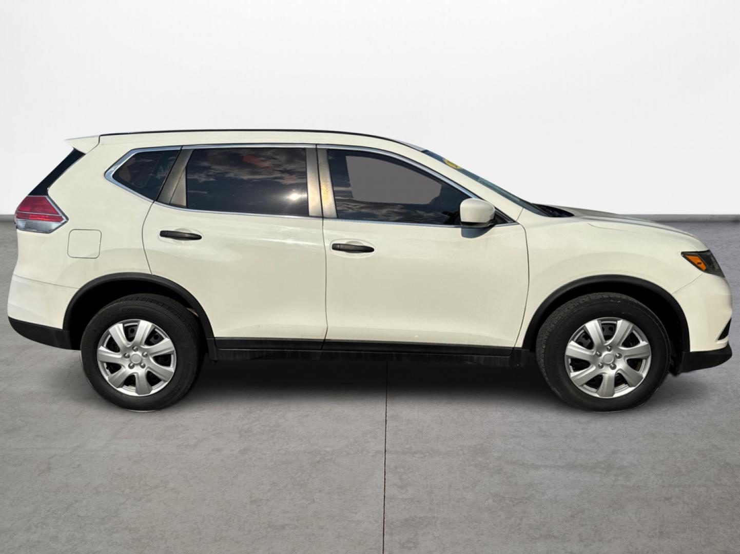 2016 Nissan Rogue S AWD (5N1AT2MV3GC) with an 2.5L L4 DOHC 16V engine, CVT transmission, located at 16710 Clay Rd., Houston, TX, 77084, (281) 859-7900, 29.834864, -95.656166 - Photo#3