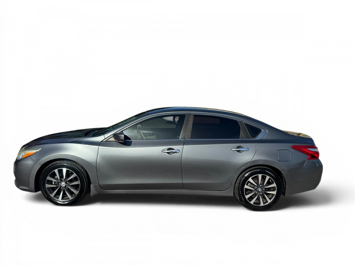 2016 Gray /Tan Nissan Altima 2.5 SL (1N4AL3APXGC) with an 2.5L L4 DOHC 16V engine, CVT transmission, located at 16710 Clay Rd., Houston, TX, 77084, (281) 859-7900, 29.834864, -95.656166- Photo#4