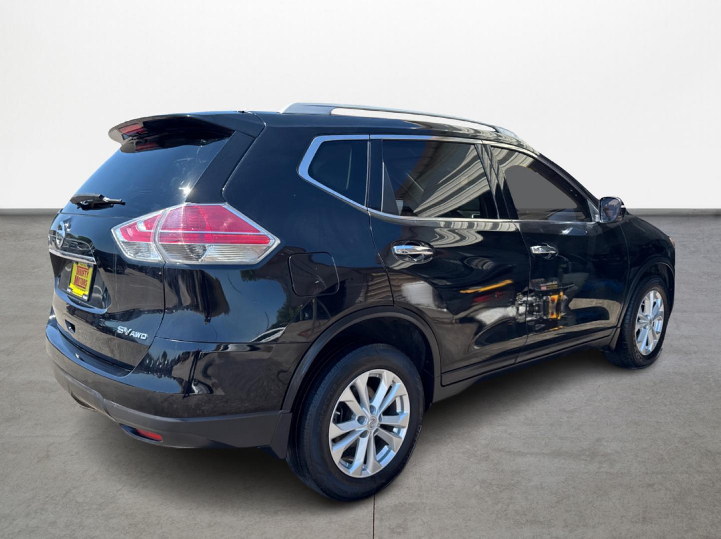 2015 Nissan Rogue S AWD (5N1AT2MK9FC) with an 2.5L L4 DOHC 16V engine, Continuously Variable Transmission transmission, located at 16710 Clay Rd., Houston, TX, 77084, (281) 859-7900, 29.834864, -95.656166 - Photo#1