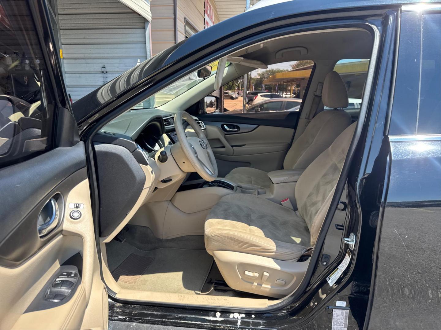 2015 Nissan Rogue S AWD (5N1AT2MK9FC) with an 2.5L L4 DOHC 16V engine, Continuously Variable Transmission transmission, located at 16710 Clay Rd., Houston, TX, 77084, (281) 859-7900, 29.834864, -95.656166 - Photo#5