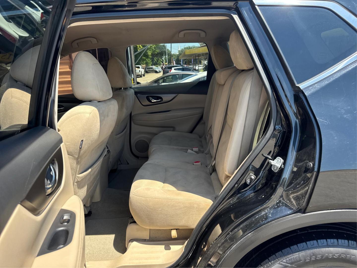 2015 Nissan Rogue S AWD (5N1AT2MK9FC) with an 2.5L L4 DOHC 16V engine, Continuously Variable Transmission transmission, located at 16710 Clay Rd., Houston, TX, 77084, (281) 859-7900, 29.834864, -95.656166 - Photo#6