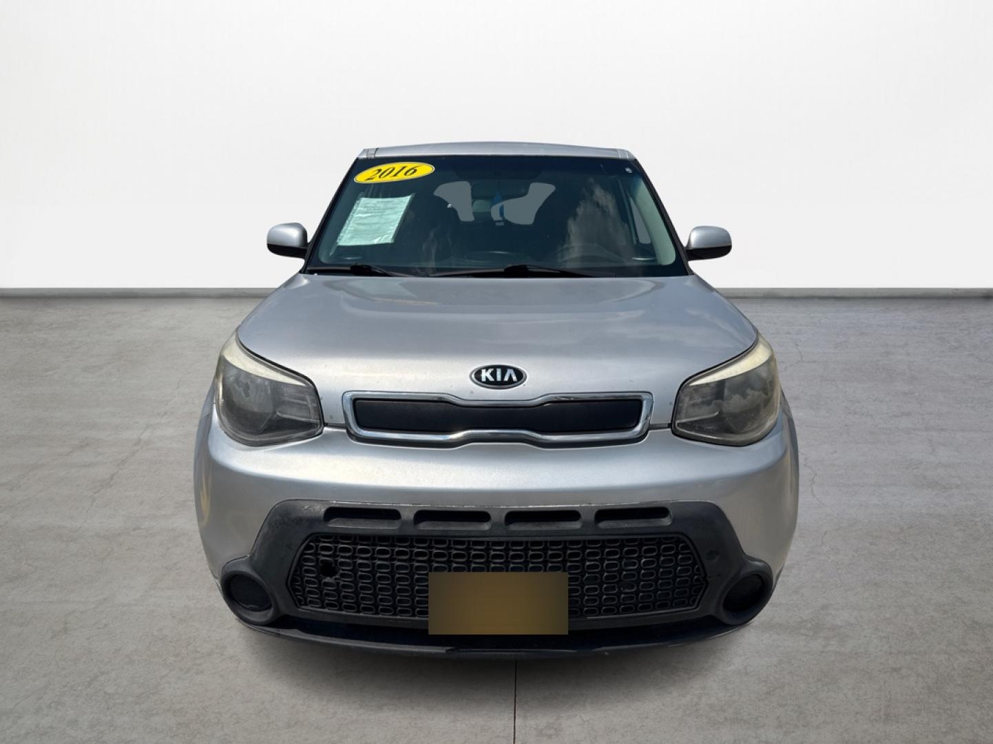 2016 Silver /Black Kia Soul Base 6A (KNDJN2A26G7) with an 1.6L L4 DOHC 16V engine, Automatic 6-Speed transmission, located at 16710 Clay Rd., Houston, TX, 77084, (281) 859-7900, 29.834864, -95.656166 - Photo#1