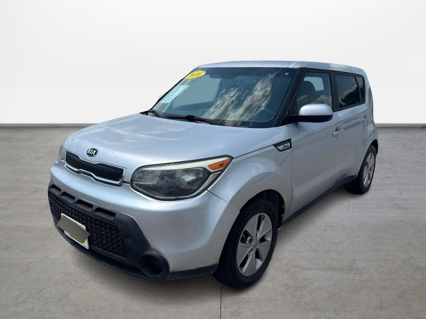 2016 Silver /Black Kia Soul Base 6A (KNDJN2A26G7) with an 1.6L L4 DOHC 16V engine, Automatic 6-Speed transmission, located at 16710 Clay Rd., Houston, TX, 77084, (281) 859-7900, 29.834864, -95.656166 - Photo#0