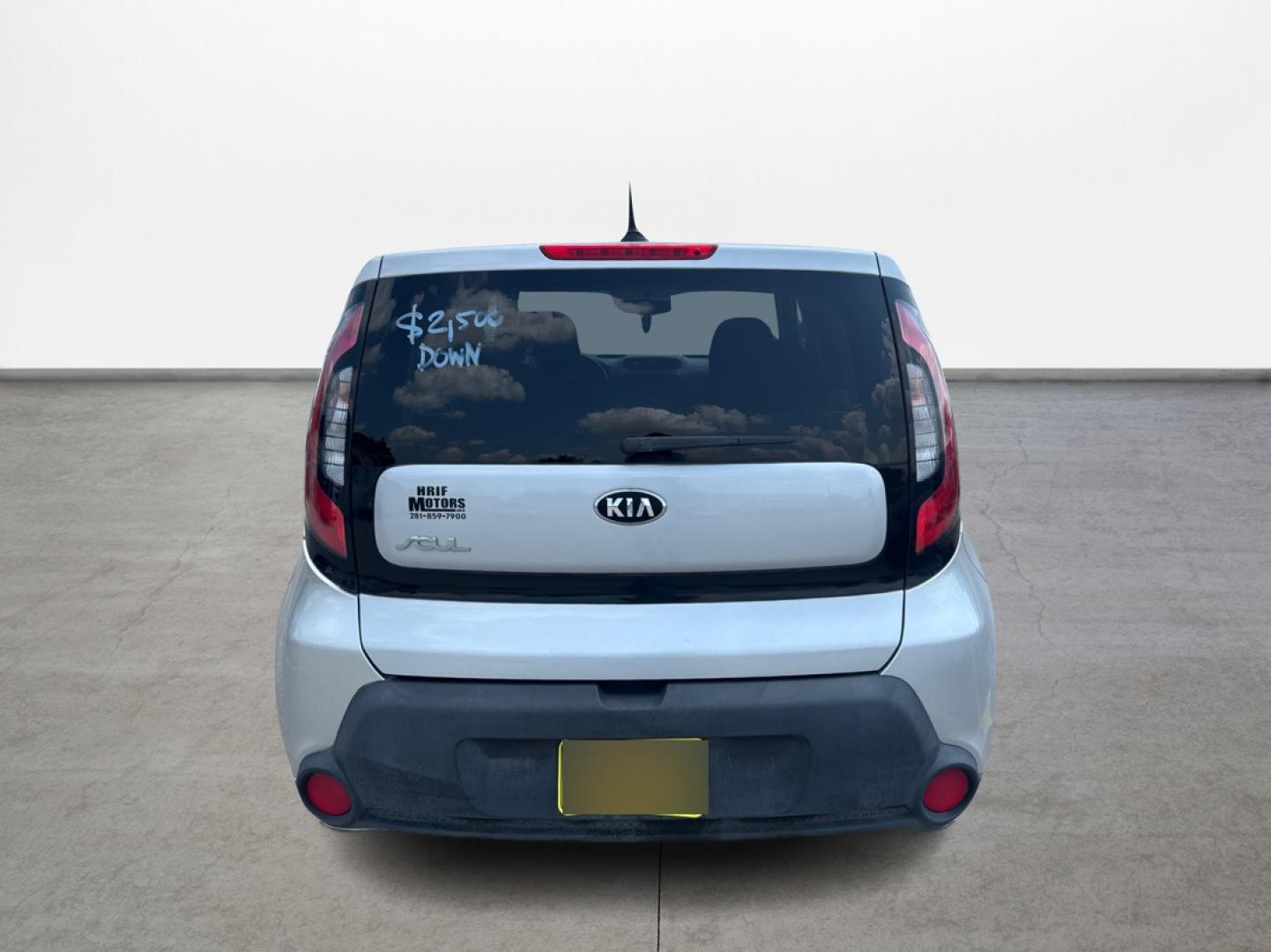 2016 Silver /Black Kia Soul Base 6A (KNDJN2A26G7) with an 1.6L L4 DOHC 16V engine, Automatic 6-Speed transmission, located at 16710 Clay Rd., Houston, TX, 77084, (281) 859-7900, 29.834864, -95.656166 - Photo#5