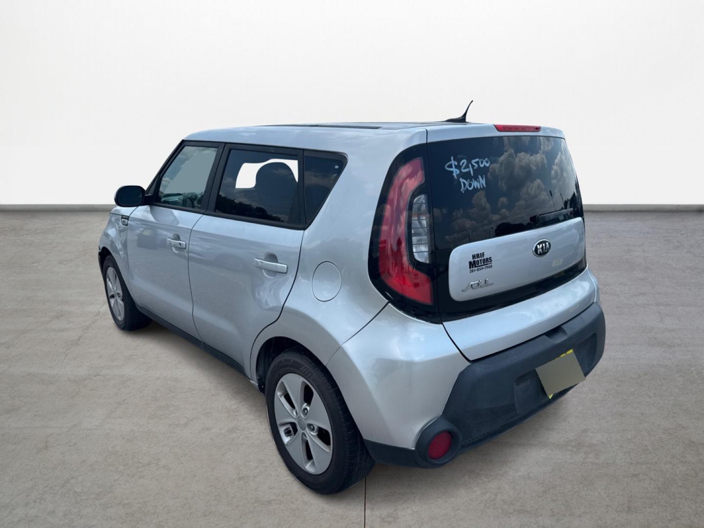 2016 Silver /Black Kia Soul Base 6A (KNDJN2A26G7) with an 1.6L L4 DOHC 16V engine, Automatic 6-Speed transmission, located at 16710 Clay Rd., Houston, TX, 77084, (281) 859-7900, 29.834864, -95.656166 - Photo#6