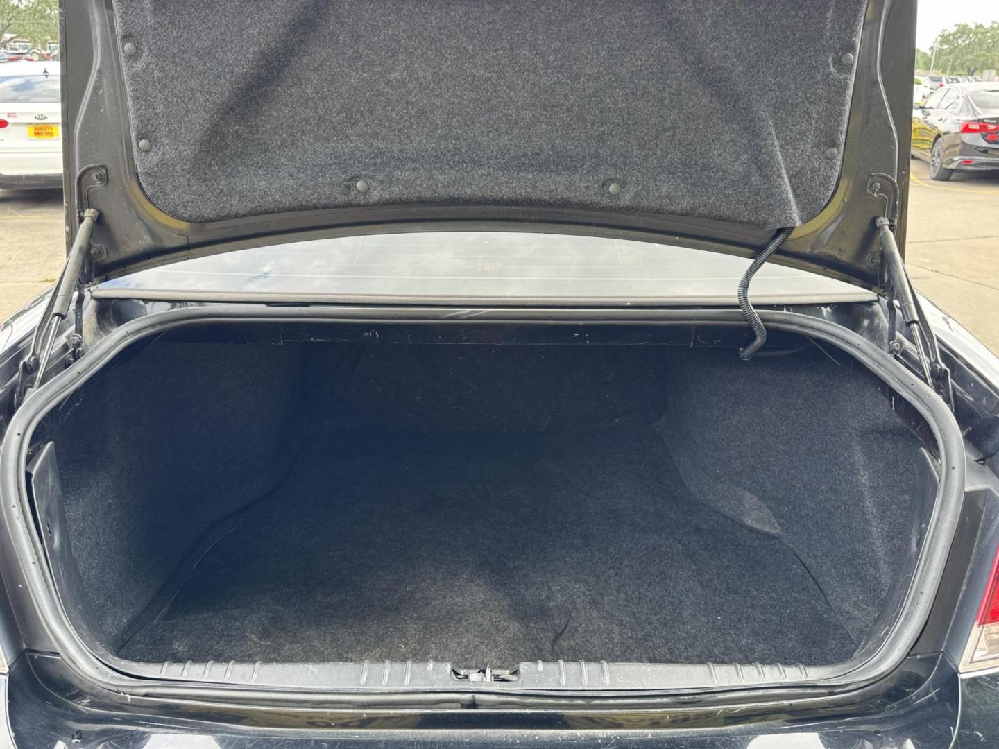 2013 Black /gray Chevrolet Impala LT (Fleet) (2G1WG5E30D1) with an 3.6L V6 DOHC 16V FFV engine, 6-Speed Automatic transmission, located at 16710 Clay Rd., Houston, TX, 77084, (281) 859-7900, 29.834864, -95.656166 - Photo#13