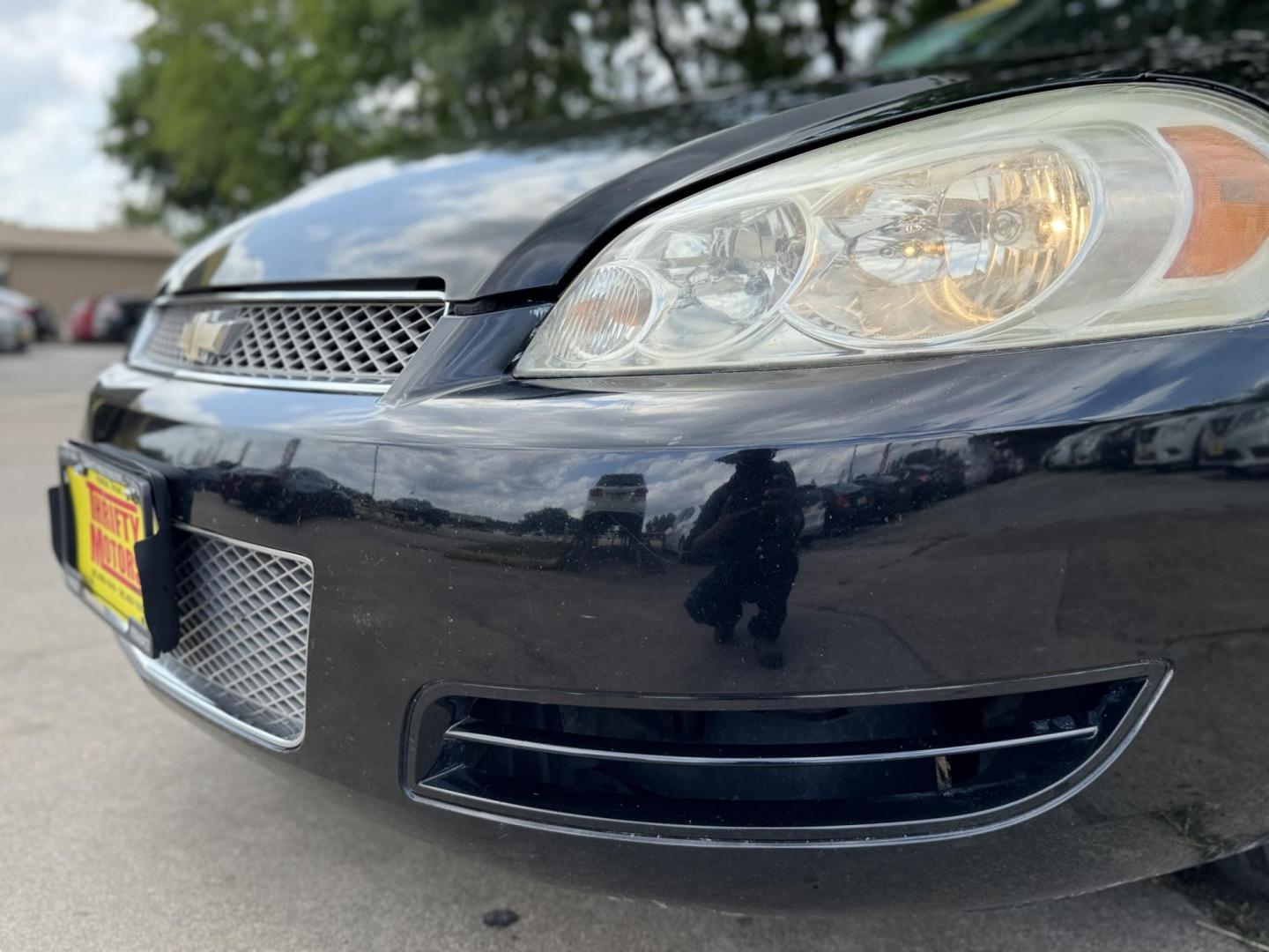 2013 Black /gray Chevrolet Impala LT (Fleet) (2G1WG5E30D1) with an 3.6L V6 DOHC 16V FFV engine, 6-Speed Automatic transmission, located at 16710 Clay Rd., Houston, TX, 77084, (281) 859-7900, 29.834864, -95.656166 - Photo#19