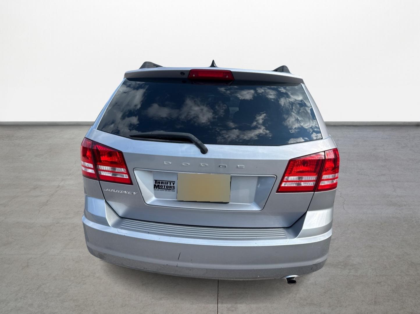 2017 Silver /Gray Dodge Journey SE (3C4PDCAB8HT) with an 2.4L L4 DOHC 16V engine, Automatic transmission, located at 16710 Clay Rd., Houston, TX, 77084, (281) 859-7900, 29.834864, -95.656166 - Photo#5