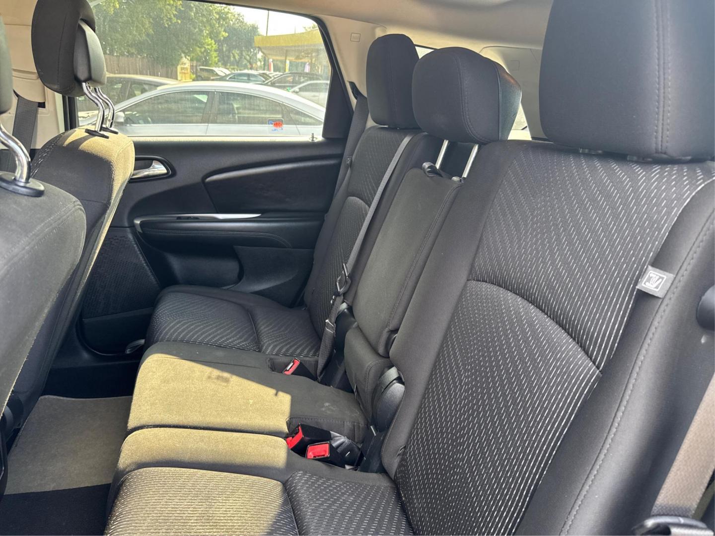 2017 Silver /Gray Dodge Journey SE (3C4PDCAB8HT) with an 2.4L L4 DOHC 16V engine, Automatic transmission, located at 16710 Clay Rd., Houston, TX, 77084, (281) 859-7900, 29.834864, -95.656166 - Photo#8