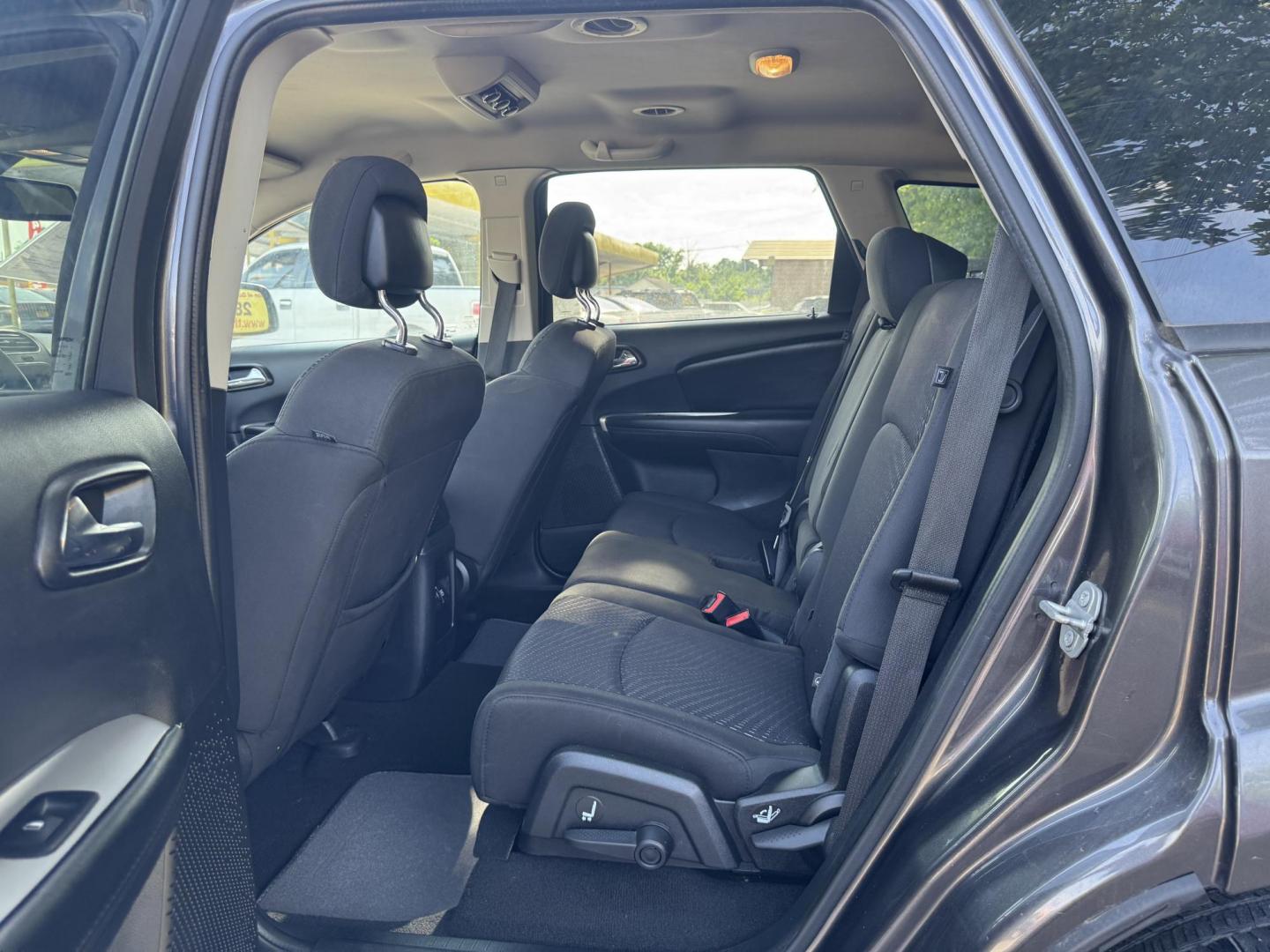 2018 Gray /gray Dodge Journey SE (3C4PDCAB7JT) with an 2.4L L4 DOHC 16V engine, Automatic transmission, located at 16710 Clay Rd., Houston, TX, 77084, (281) 859-7900, 29.834864, -95.656166 - Photo#12