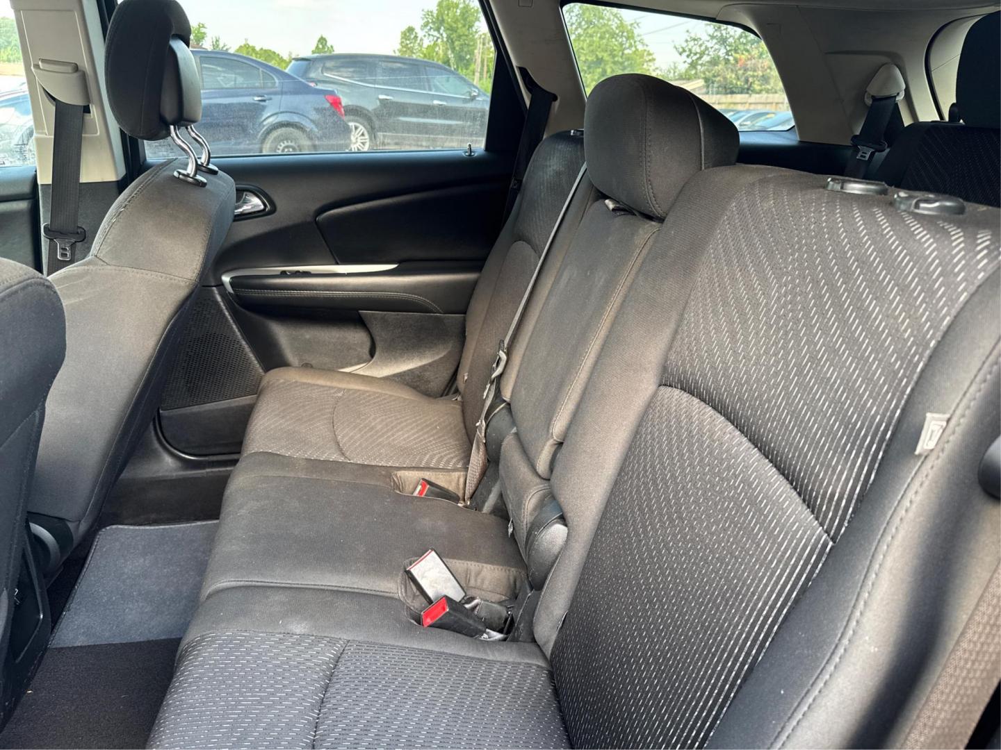 2018 Gray /gray Dodge Journey SE (3C4PDCAB7JT) with an 2.4L L4 DOHC 16V engine, Automatic transmission, located at 16710 Clay Rd., Houston, TX, 77084, (281) 859-7900, 29.834864, -95.656166 - Photo#8