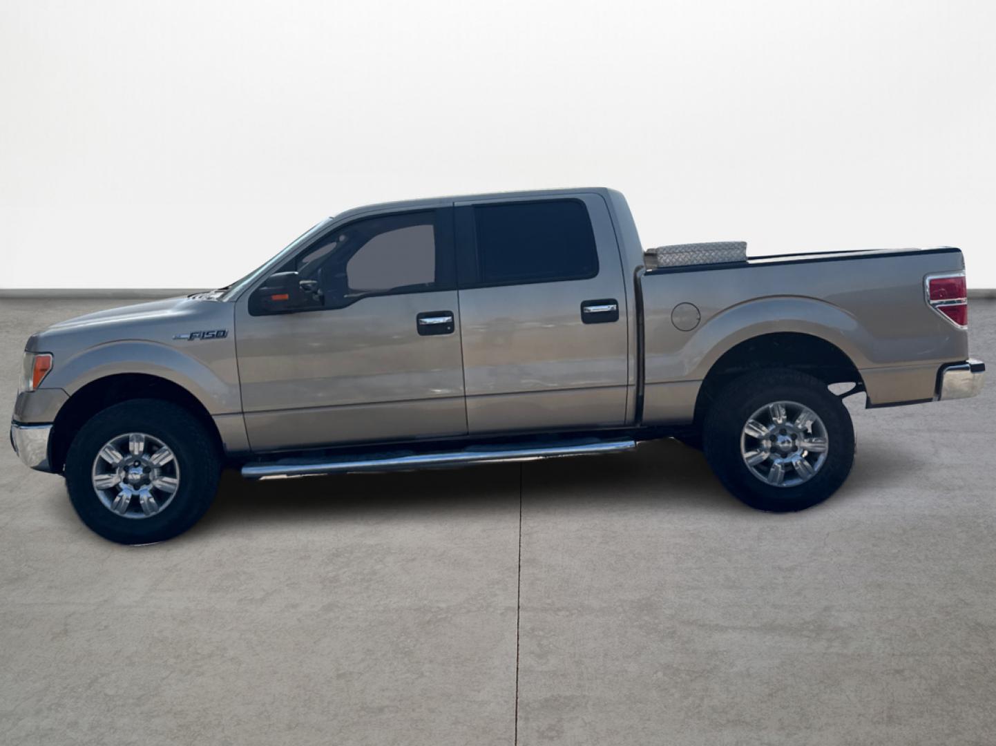 2011 Beige /gray Ford F-150 FX2 SuperCrew 5.5-ft. Bed 2WD (1FTFW1CF6BF) with an 5.0L V8 engine, Automatic transmission, located at 16710 Clay Rd., Houston, TX, 77084, (281) 859-7900, 29.834864, -95.656166 - Photo#7