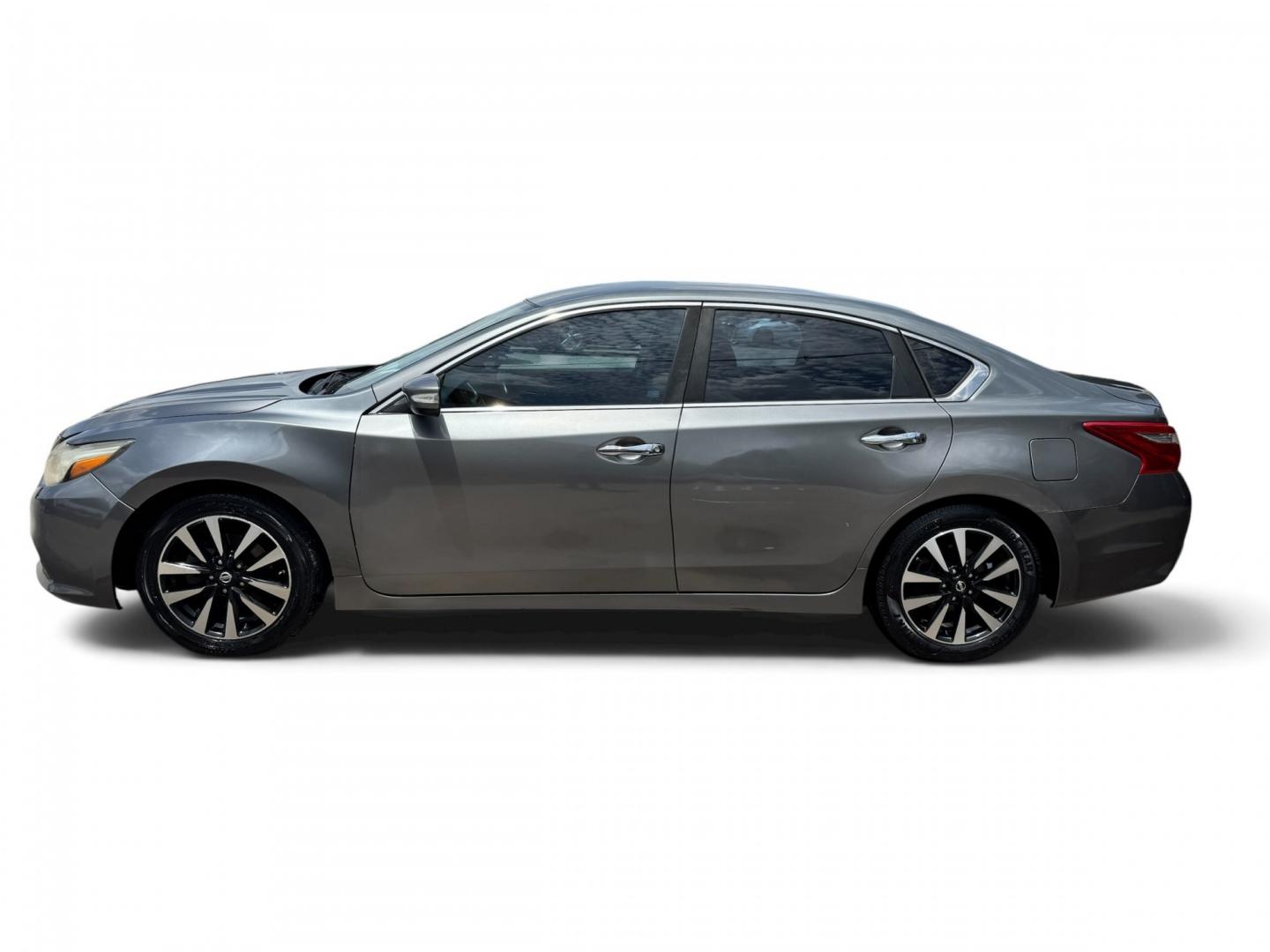 2018 Black /Gray Nissan Altima 2.5 (1N4AL3AP1JC) with an 2.5L L4 DOHC 16V engine, Automatic transmission, located at 16710 Clay Rd., Houston, TX, 77084, (281) 859-7900, 29.834864, -95.656166- Photo#6