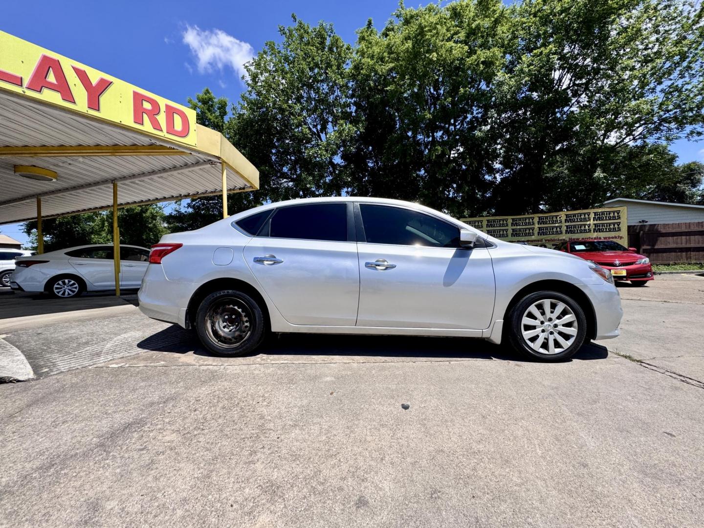 2017 Silver /Gray Nissan Sentra S 6MT (3N1AB7AP3HY) with an 1.8L L4 SFI DOHC 16V engine, Automatic transmission, located at 16710 Clay Rd., Houston, TX, 77084, (281) 859-7900, 29.834864, -95.656166 - Photo#7