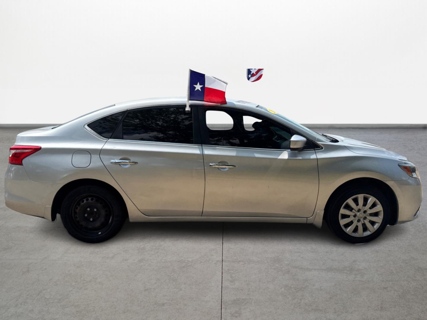 2017 Silver /Gray Nissan Sentra S 6MT (3N1AB7AP3HY) with an 1.8L L4 SFI DOHC 16V engine, Automatic transmission, located at 16710 Clay Rd., Houston, TX, 77084, (281) 859-7900, 29.834864, -95.656166 - Photo#3