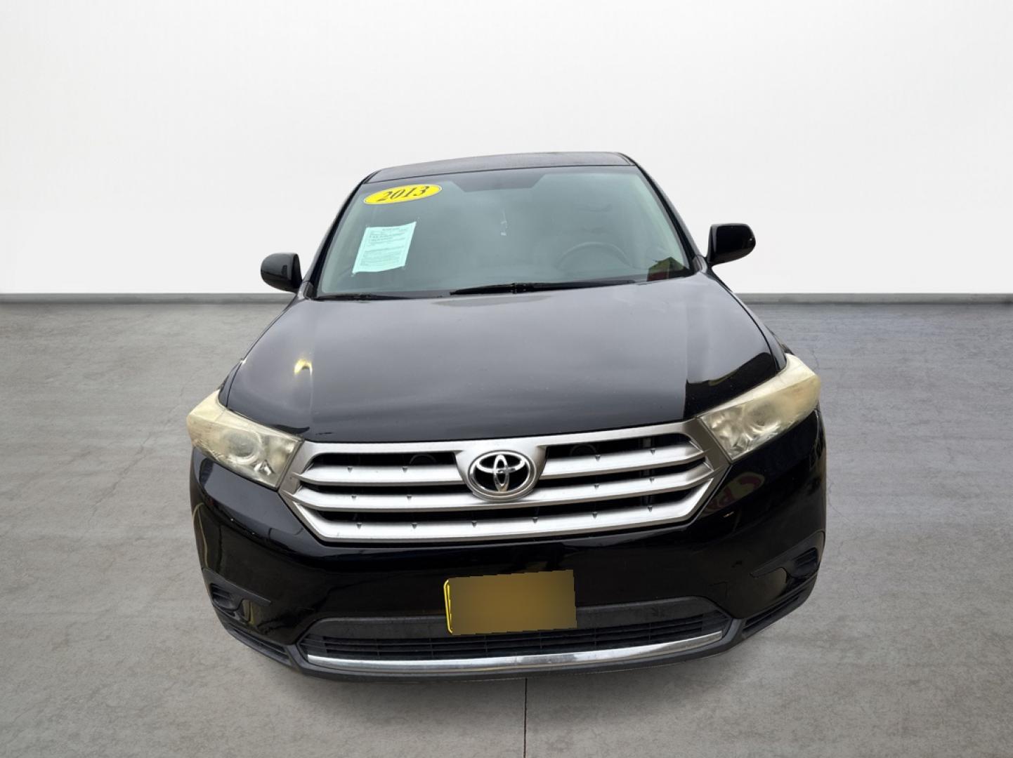 2013 Black /Gray Toyota Highlander Base 2WD I4 (5TDZA3EH6DS) with an 2.7L L4 DOHC 16V engine, 5-Speed Automatic transmission, located at 16710 Clay Rd., Houston, TX, 77084, (281) 859-7900, 29.834864, -95.656166 - Photo#1