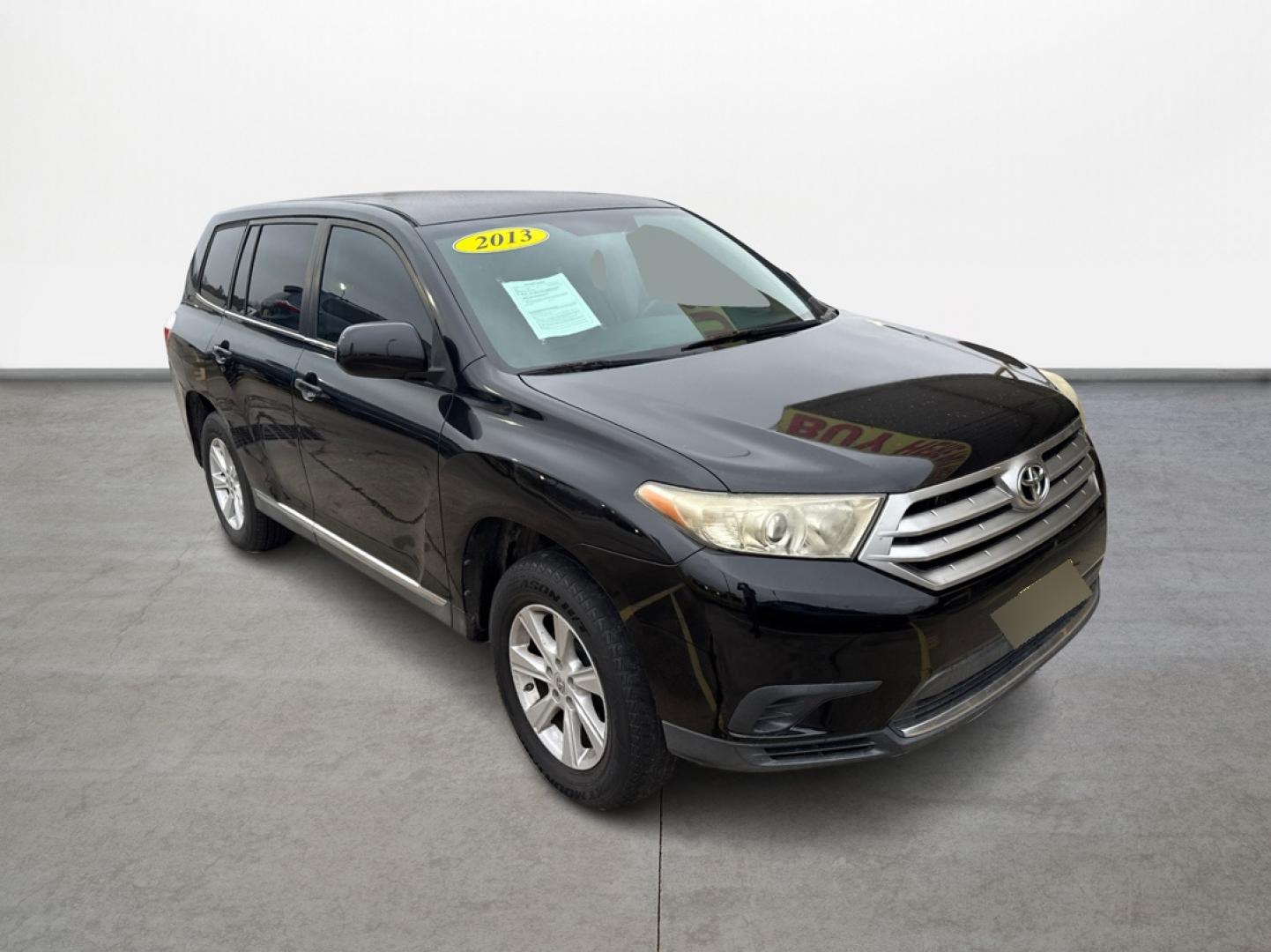 2013 Black /Gray Toyota Highlander Base 2WD I4 (5TDZA3EH6DS) with an 2.7L L4 DOHC 16V engine, 5-Speed Automatic transmission, located at 16710 Clay Rd., Houston, TX, 77084, (281) 859-7900, 29.834864, -95.656166 - Photo#2