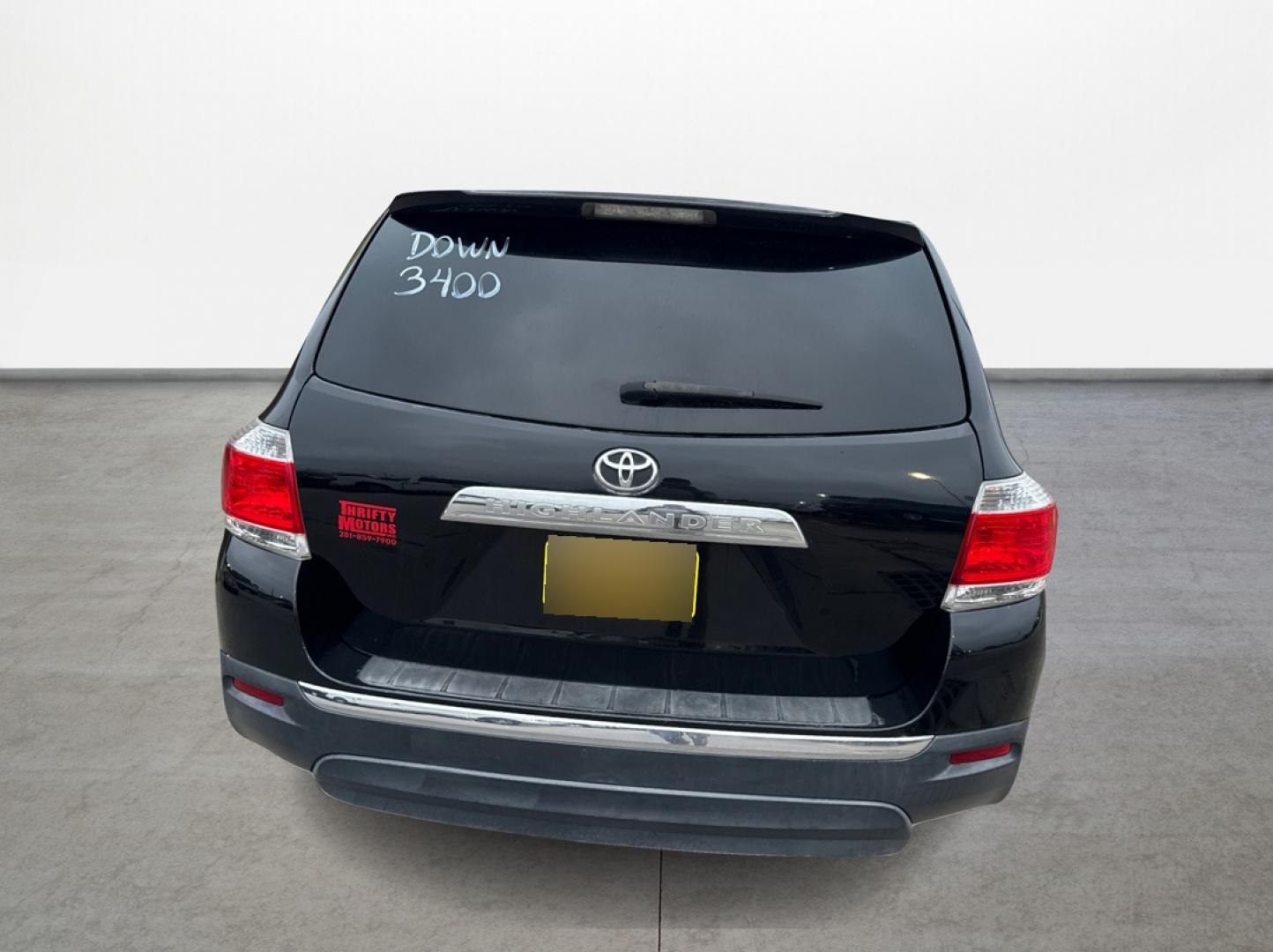 2013 Black /Gray Toyota Highlander Base 2WD I4 (5TDZA3EH6DS) with an 2.7L L4 DOHC 16V engine, 5-Speed Automatic transmission, located at 16710 Clay Rd., Houston, TX, 77084, (281) 859-7900, 29.834864, -95.656166 - Photo#5