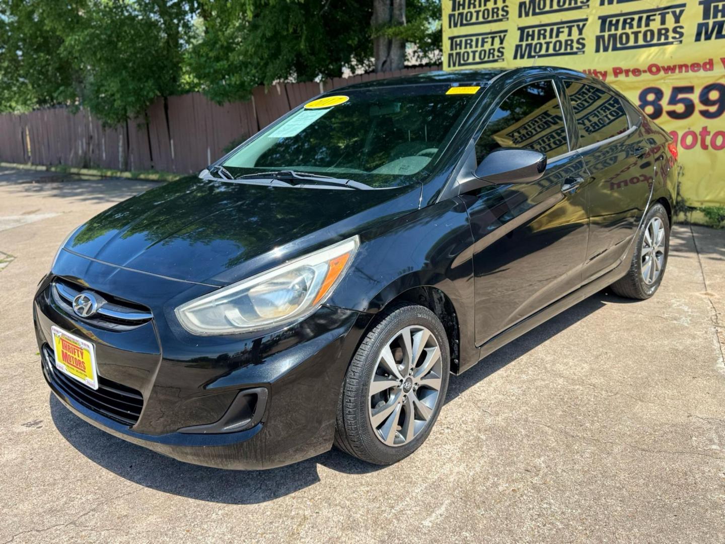 2017 Hyundai Accent SE 4-Door 6M (KMHCT4AE2HU) with an 1.6L L4 DOHC 16V engine, 6M transmission, located at 16710 Clay Rd., Houston, TX, 77084, (281) 859-7900, 29.834864, -95.656166 - Photo#8