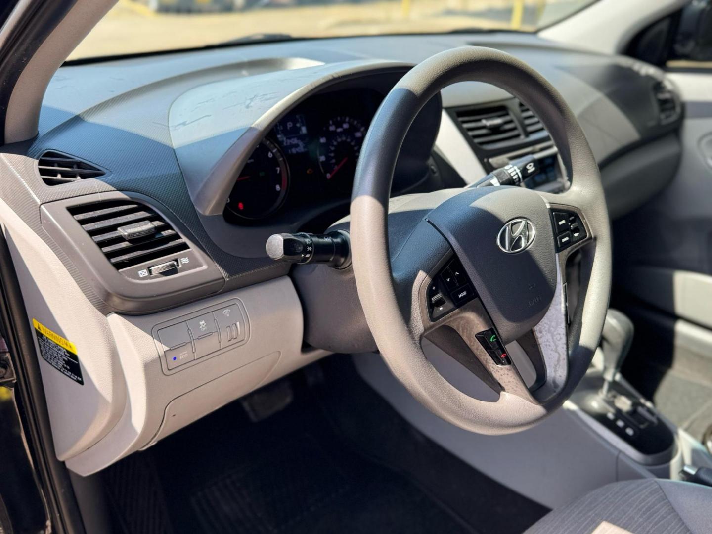 2017 Hyundai Accent SE 4-Door 6M (KMHCT4AE2HU) with an 1.6L L4 DOHC 16V engine, 6M transmission, located at 16710 Clay Rd., Houston, TX, 77084, (281) 859-7900, 29.834864, -95.656166 - Photo#15