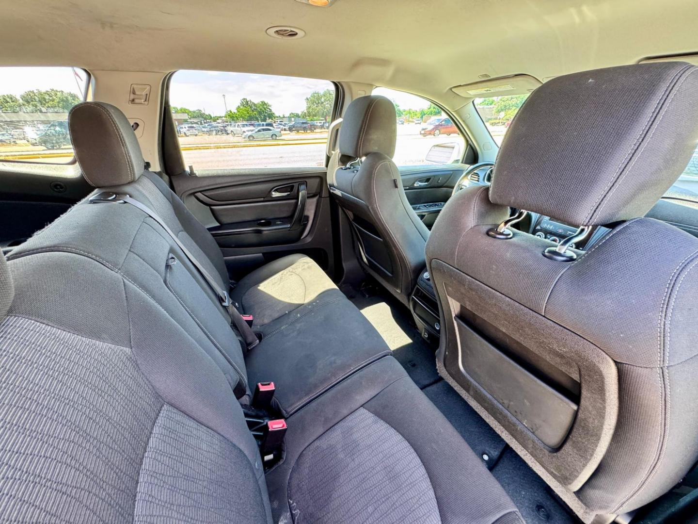 2017 Chevrolet Traverse 1LT FWD (1GNKRGKD9HJ) with an 3.6L V6 DOHC 24V engine, 6A transmission, located at 16710 Clay Rd., Houston, TX, 77084, (281) 859-7900, 29.834864, -95.656166 - Photo#10