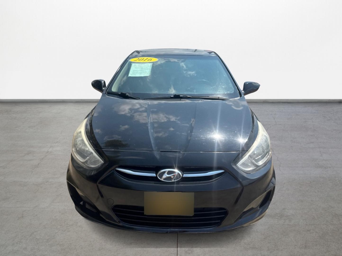 2016 Black /Gray Hyundai Accent SE 4-Door 6A (KMHCT4AE9GU) with an 1.6L L4 DOHC 16V engine, 6A transmission, located at 16710 Clay Rd., Houston, TX, 77084, (281) 859-7900, 29.834864, -95.656166 - Photo#1
