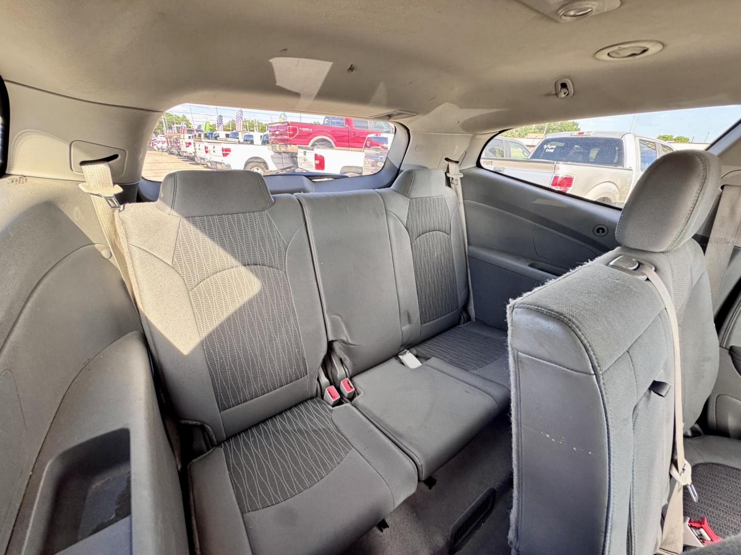 2017 Red /Gray Chevrolet Traverse 1LT FWD (1GNKRGKD7HJ) with an 3.6L V6 DOHC 24V engine, 6A transmission, located at 16710 Clay Rd., Houston, TX, 77084, (281) 859-7900, 29.834864, -95.656166 - Photo#10