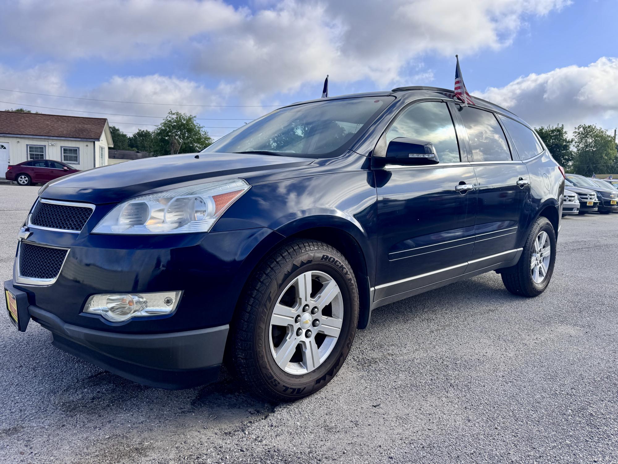 photo of 2012 Chevrolet Traverse LT FWD