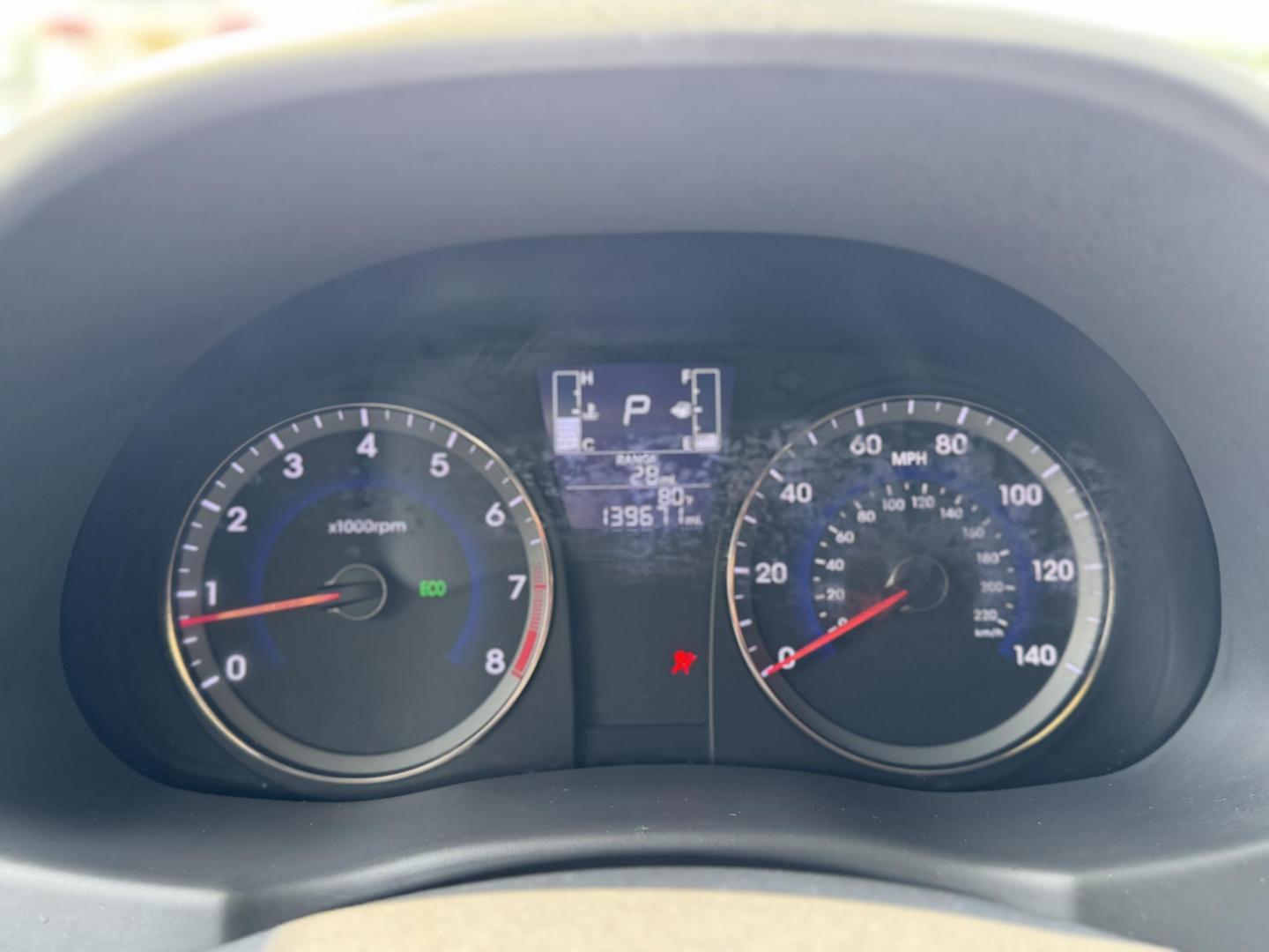 2017 White /Gray Hyundai Accent SE 4-Door 6M (KMHCT4AE7HU) with an 1.6L L4 DOHC 16V engine, 6M transmission, located at 16710 Clay Rd., Houston, TX, 77084, (281) 859-7900, 29.834864, -95.656166 - Photo#18