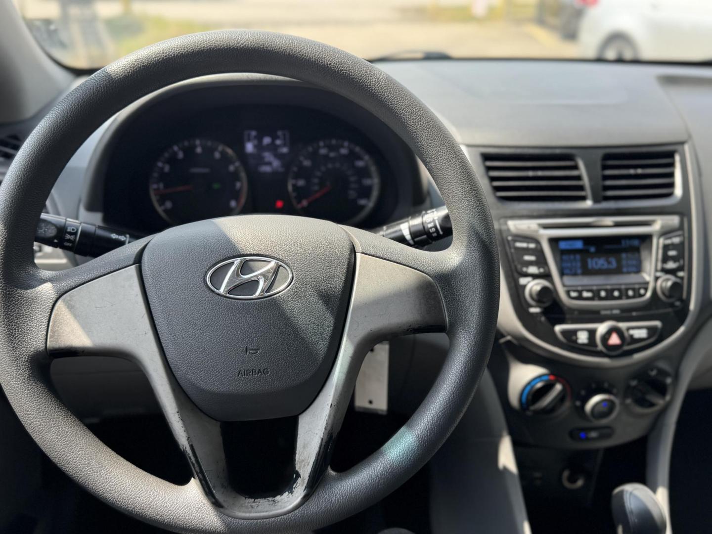 2017 White /Gray Hyundai Accent SE 4-Door 6M (KMHCT4AE7HU) with an 1.6L L4 DOHC 16V engine, 6M transmission, located at 16710 Clay Rd., Houston, TX, 77084, (281) 859-7900, 29.834864, -95.656166 - Photo#19