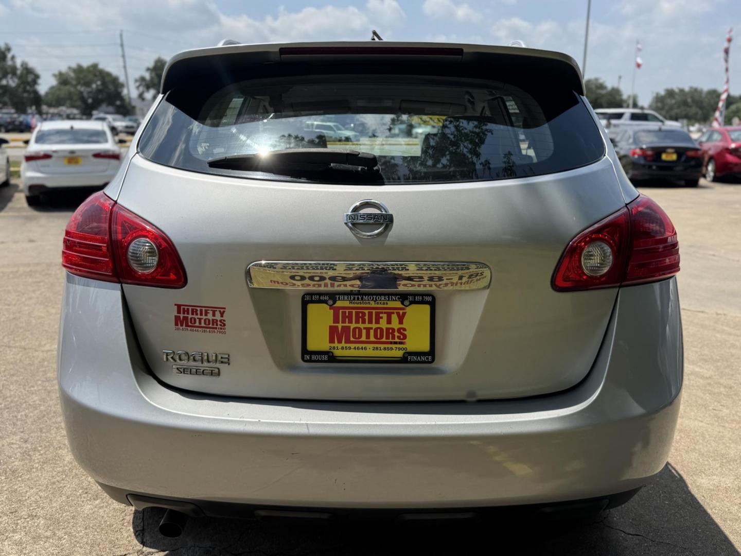 2014 Silver /Silver Nissan Rogue S 2WD (JN8AS5MT2EW) with an 2.5L L4 DOHC 16V engine, Continuously Variable Transmission transmission, located at 16710 Clay Rd., Houston, TX, 77084, (281) 859-7900, 29.834864, -95.656166 - Photo#9