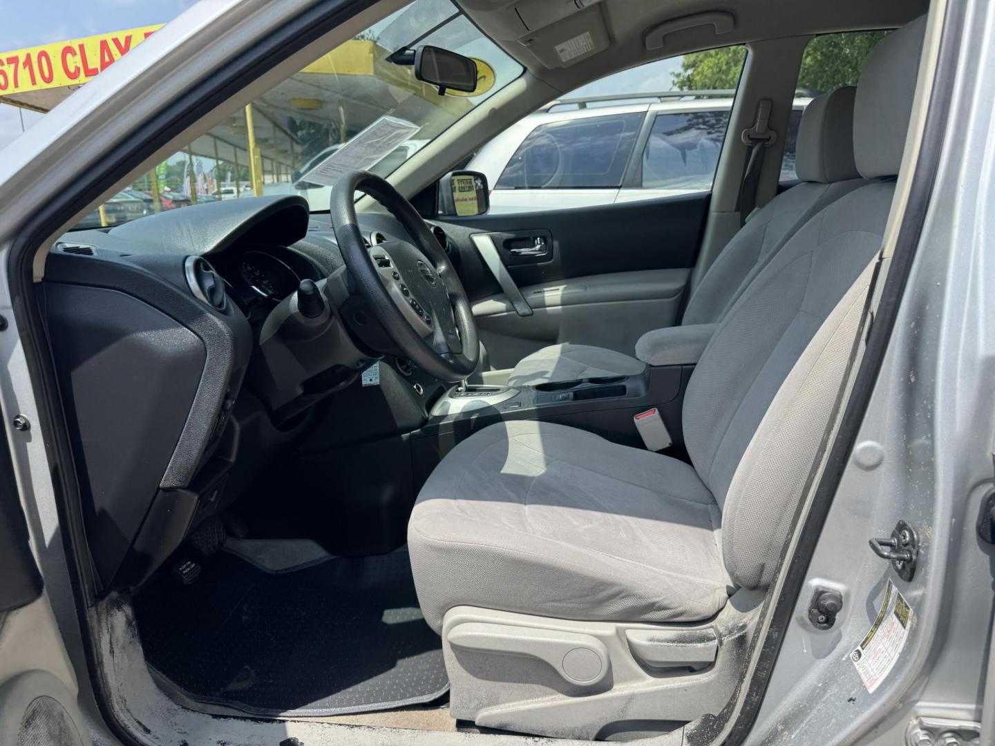 2014 Silver /Silver Nissan Rogue S 2WD (JN8AS5MT2EW) with an 2.5L L4 DOHC 16V engine, Continuously Variable Transmission transmission, located at 16710 Clay Rd., Houston, TX, 77084, (281) 859-7900, 29.834864, -95.656166 - Photo#12