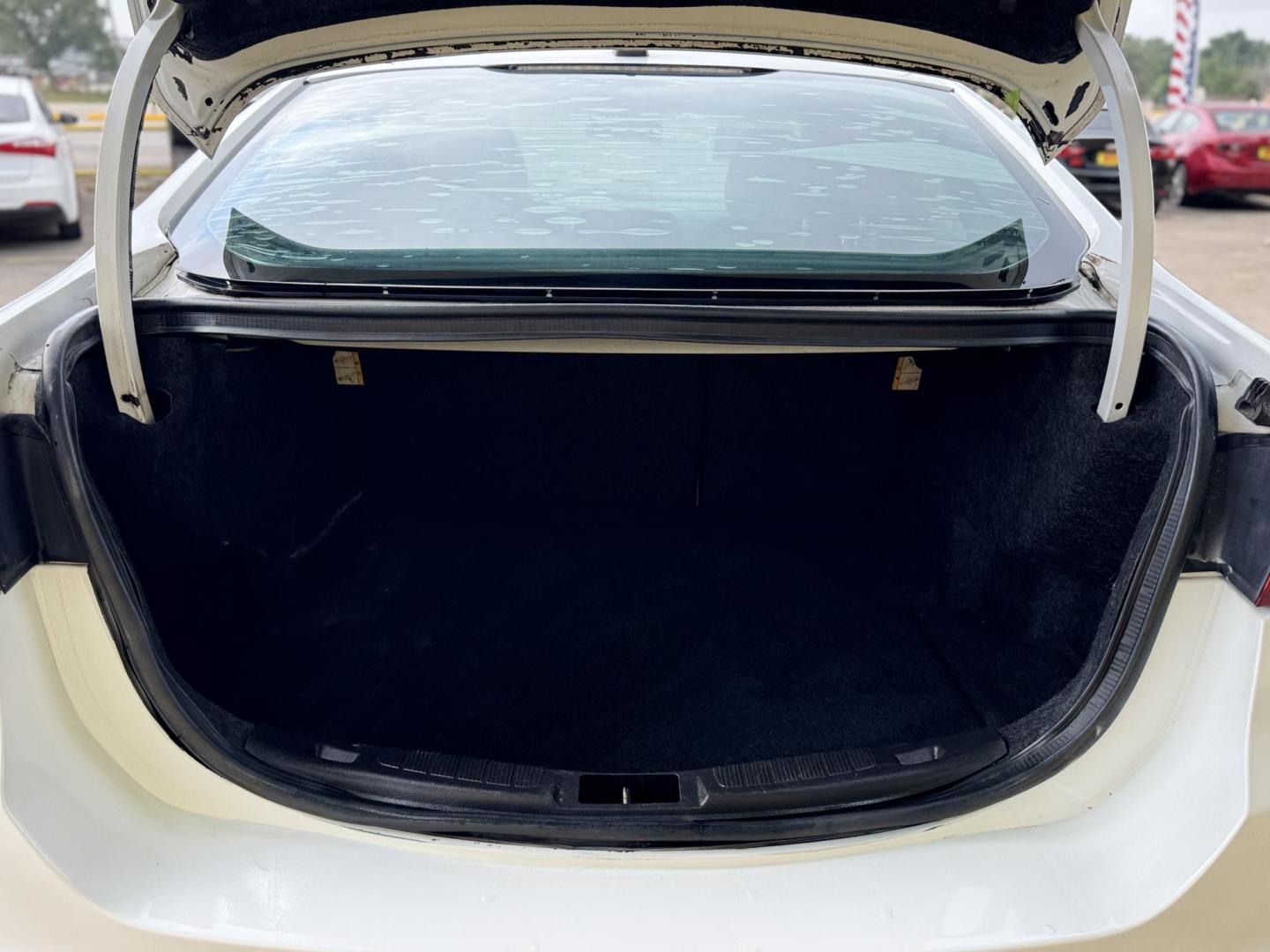 2015 White /Black Ford Fusion SE (1FA6P0HD8F5) with an 1.5L L4 DOHC 16V engine, located at 16710 Clay Rd., Houston, TX, 77084, (281) 859-7900, 29.834864, -95.656166 - Photo#14