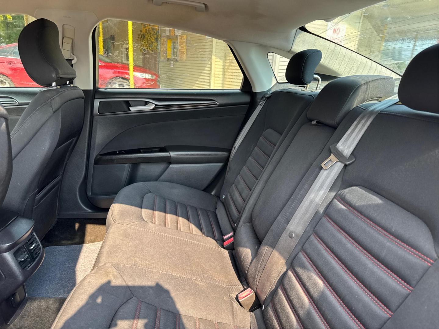 2015 White /Black Ford Fusion SE (1FA6P0HD8F5) with an 1.5L L4 DOHC 16V engine, located at 16710 Clay Rd., Houston, TX, 77084, (281) 859-7900, 29.834864, -95.656166 - Photo#8