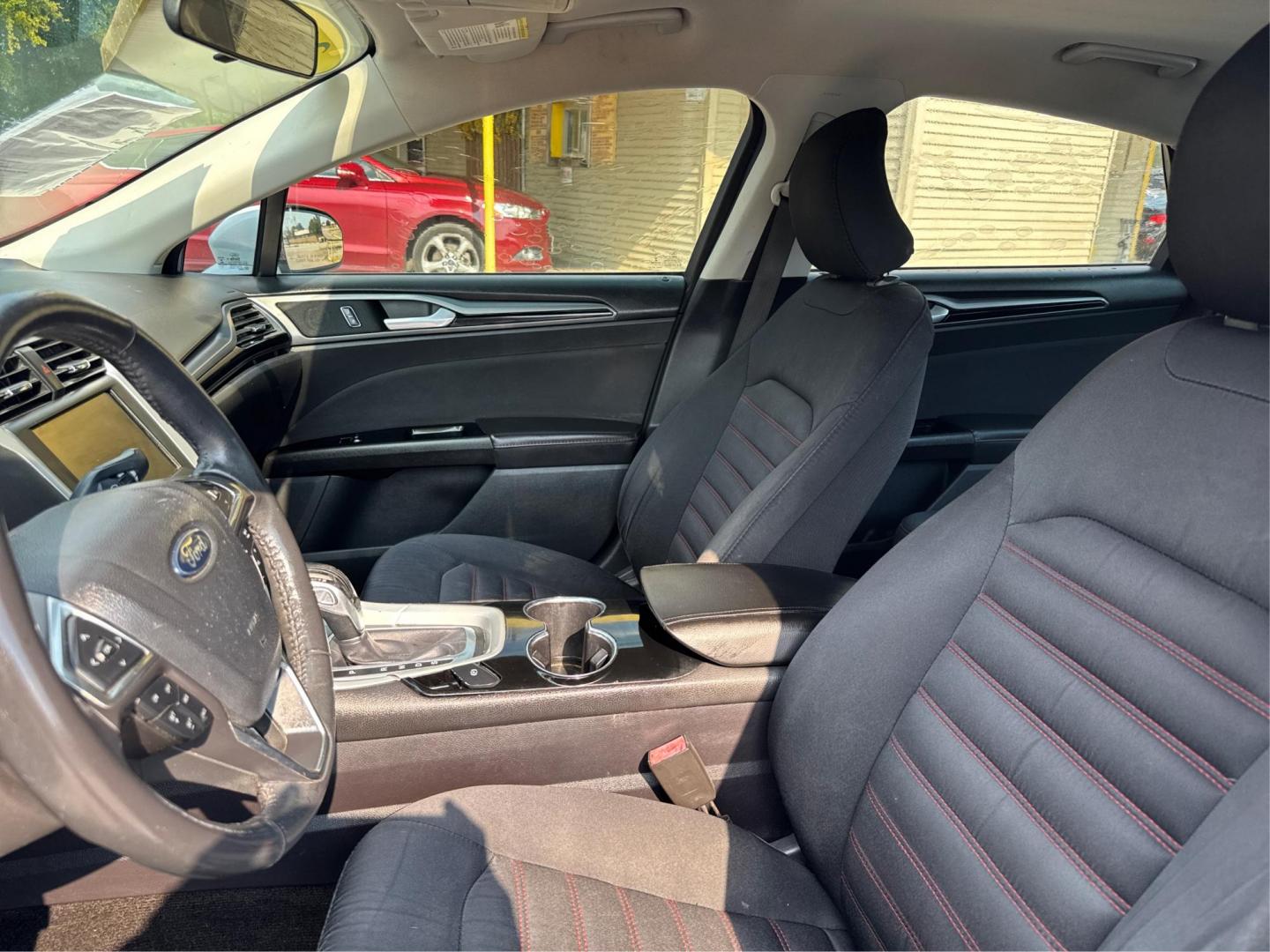 2015 White /Black Ford Fusion SE (1FA6P0HD8F5) with an 1.5L L4 DOHC 16V engine, located at 16710 Clay Rd., Houston, TX, 77084, (281) 859-7900, 29.834864, -95.656166 - Photo#10