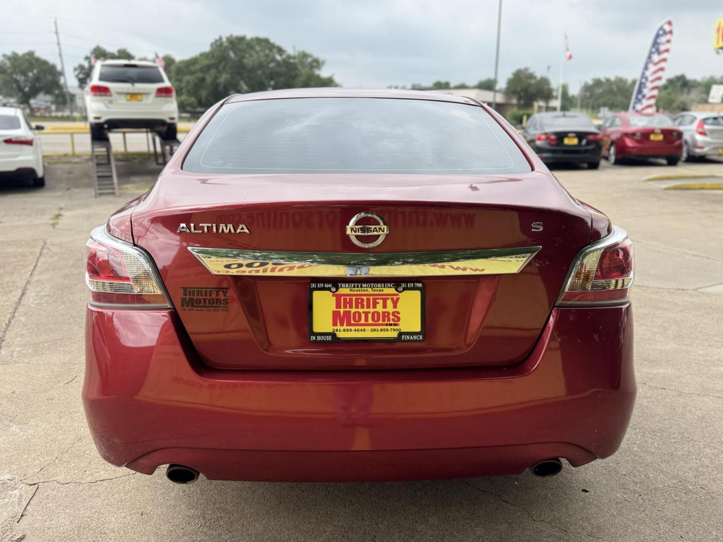 2015 Red /Tan Nissan Altima 2.5 S (1N4AL3AP4FN) with an 2.5L L4 DOHC 16V engine, Continuously Variable Transmission transmission, located at 16710 Clay Rd., Houston, TX, 77084, (281) 859-7900, 29.834864, -95.656166 - Photo#5
