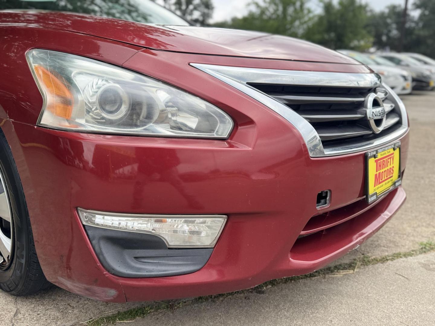 2015 Red /Tan Nissan Altima 2.5 S (1N4AL3AP4FN) with an 2.5L L4 DOHC 16V engine, Continuously Variable Transmission transmission, located at 16710 Clay Rd., Houston, TX, 77084, (281) 859-7900, 29.834864, -95.656166 - Photo#19