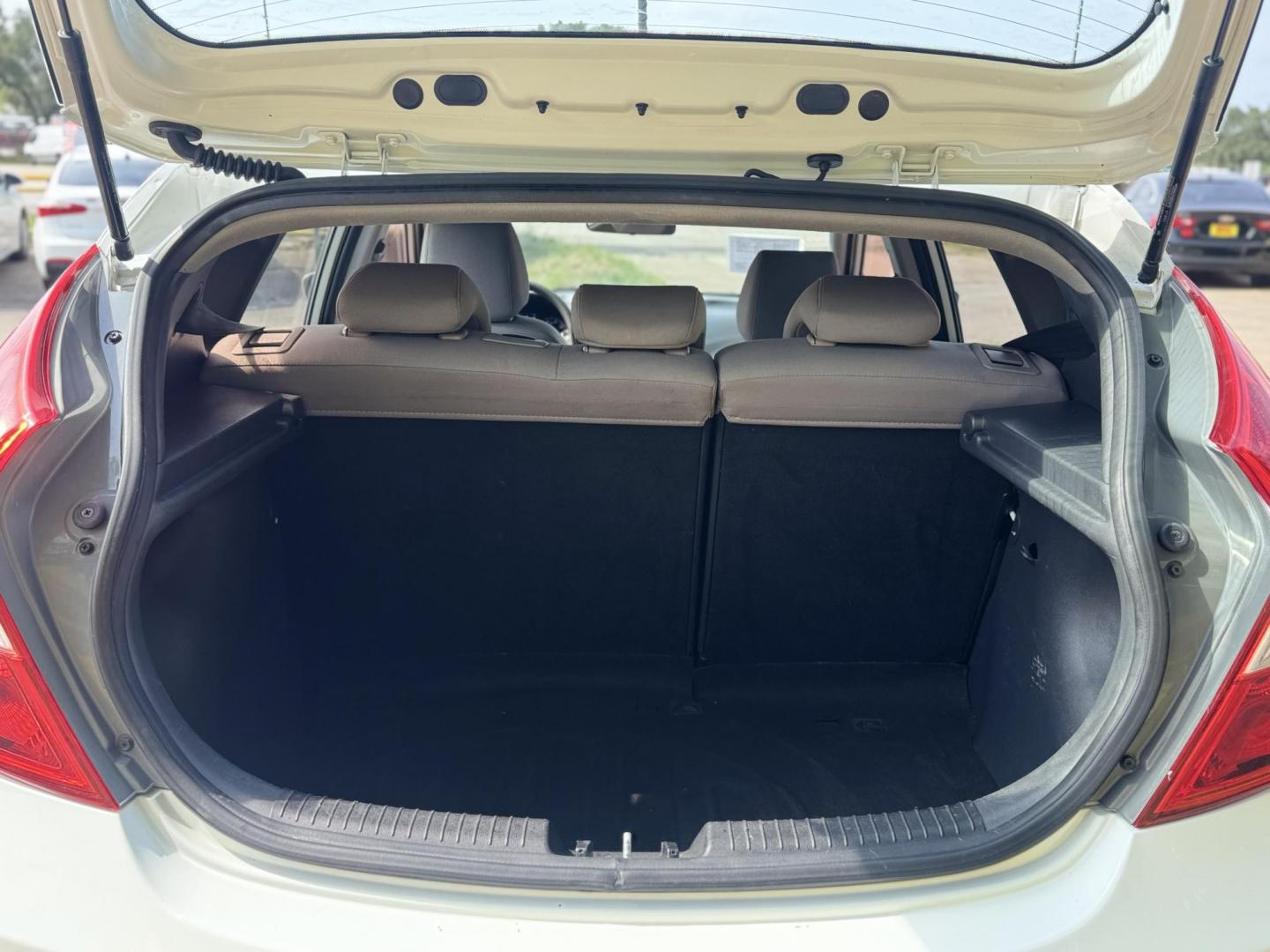 2014 White /Silver Hyundai Accent GS 5-Door (KMHCT5AE4EU) with an 1.6L L4 DOHC 16V engine, located at 16710 Clay Rd., Houston, TX, 77084, (281) 859-7900, 29.834864, -95.656166 - Photo#14