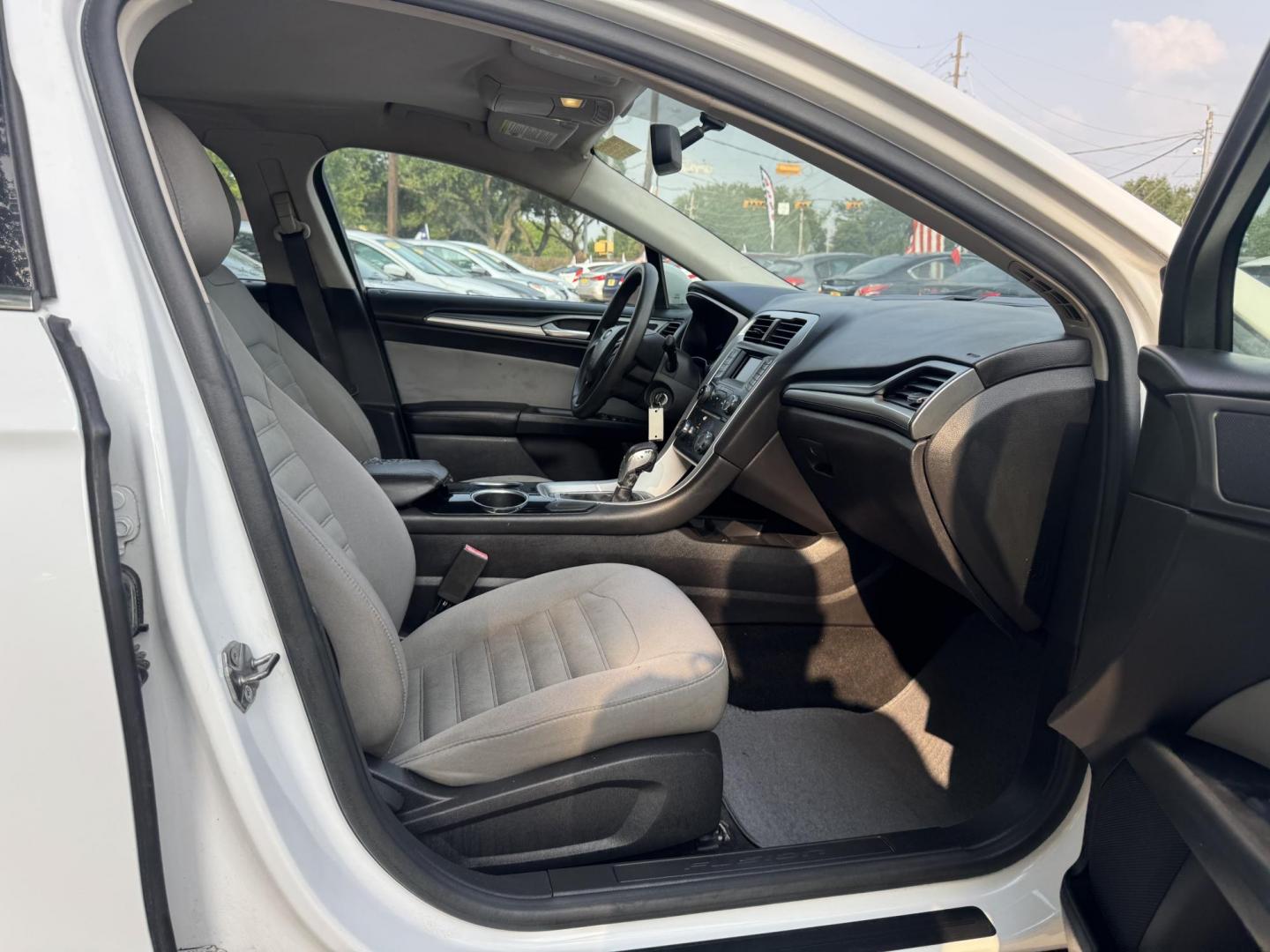 2013 White /Silver Ford Fusion S (3FA6P0G74DR) with an 2.5L L4 DOHC 16V engine, located at 16710 Clay Rd., Houston, TX, 77084, (281) 859-7900, 29.834864, -95.656166 - Photo#16